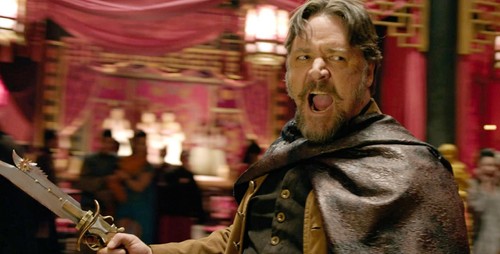 The Man with the Iron Fists: clip con Russell Crowe e anteprima colonna sonora 