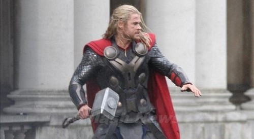 Thor: The Dark World, nuovi video dal set con Chris Hemsworth