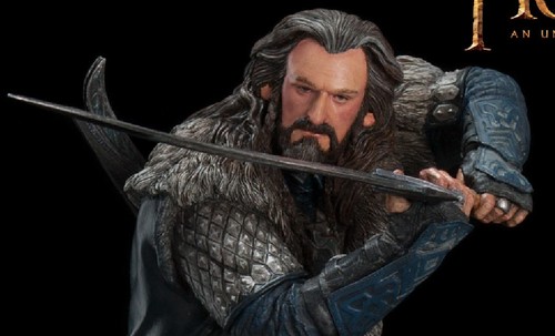 Lo Hobbit - Un viaggio inaspettato: statua di Thorin e nuova clip con Gollum