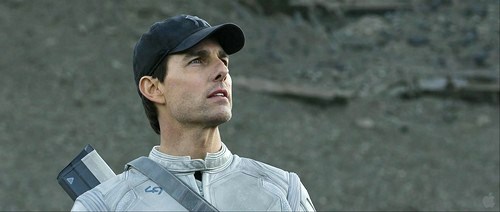 Oblivion, pioggia di immagini con Tom Cruise