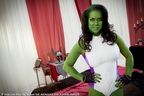 She-Hulk XXX: trailer parodia hard della supereroina Marvel