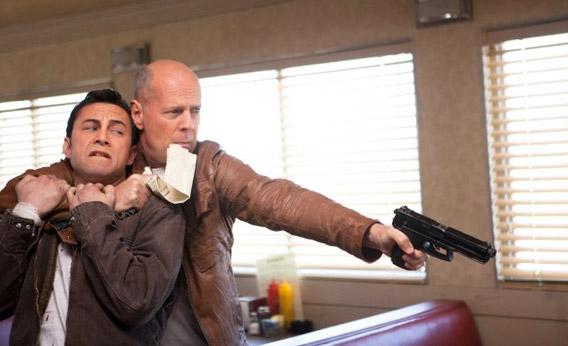 Looper - In fuga dal passato, recensione