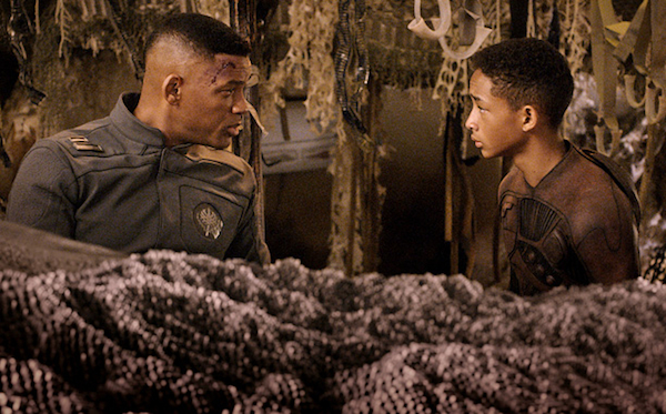 After Earth al cinema da giovedì: Will Smith e figlio dopo la fine del mondo