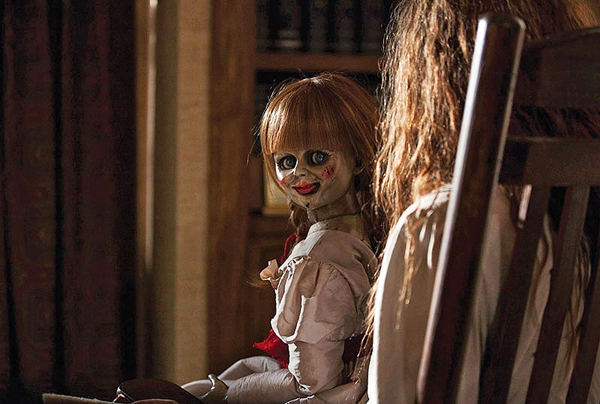 Halloween: il tutorial per diventare Annabelle