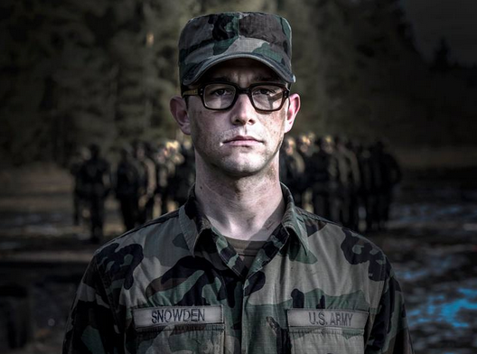 Le prime immagini di Joseph Gordon-Levitt nel ruolo di Edward Snowden