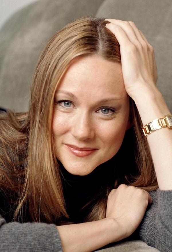 Anche Laura Linney nel film Sully di Clint Eastwood