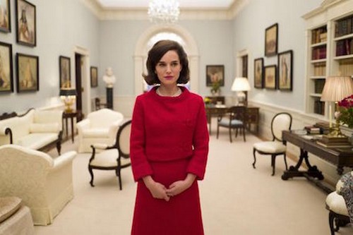 Venezia 73, Jackie strappa applausi e si candida al Leone d'Oro